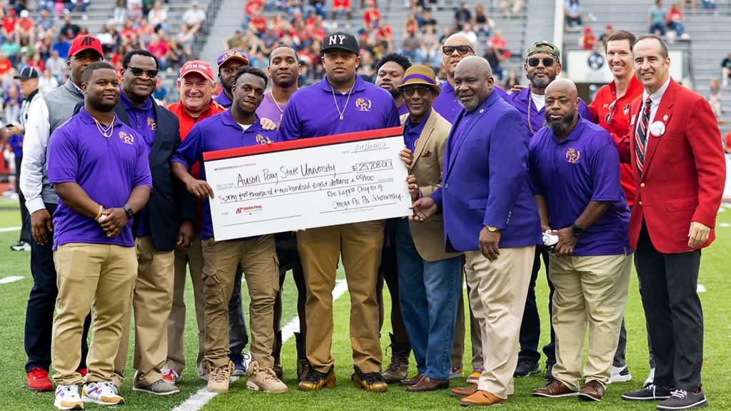 Rho Kappa Chapter of Omega Psi Phi Fraternity, Inc. Establishes Scholarship Endowment at Austin Peay State University